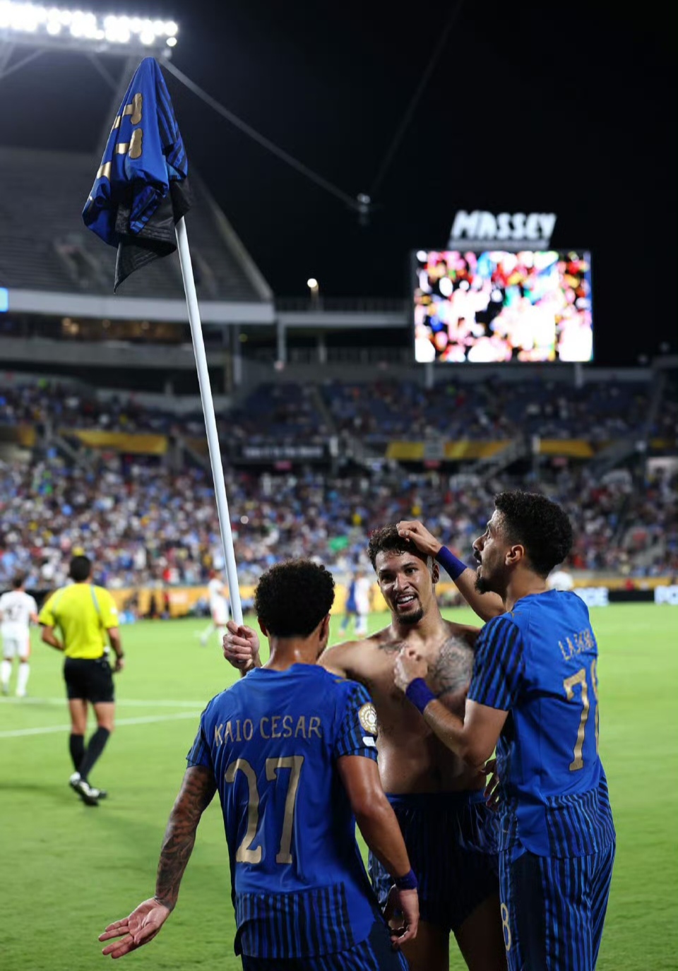 ZOTY关于欧超杯冲刺阶段走向成谜，曼城绝杀压哨，质疑声仍在，控场能力受关注的信息